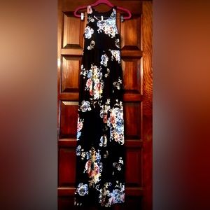 New NWT black racerback style flower pattern maxi dress size S